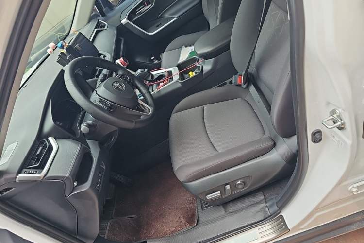 Used Toyota RAV4 2024 2.0L CVT Two-Wheel Drive Fashion Edition Left Front Seat