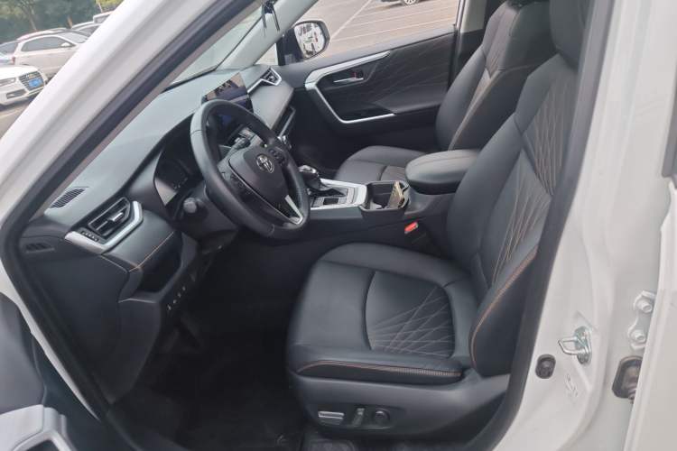 Used Toyota RAV4 2024 Dual-Motor 2.5L E-CVT Two-Wheel Drive Elite Plus Edition Left Front Seat