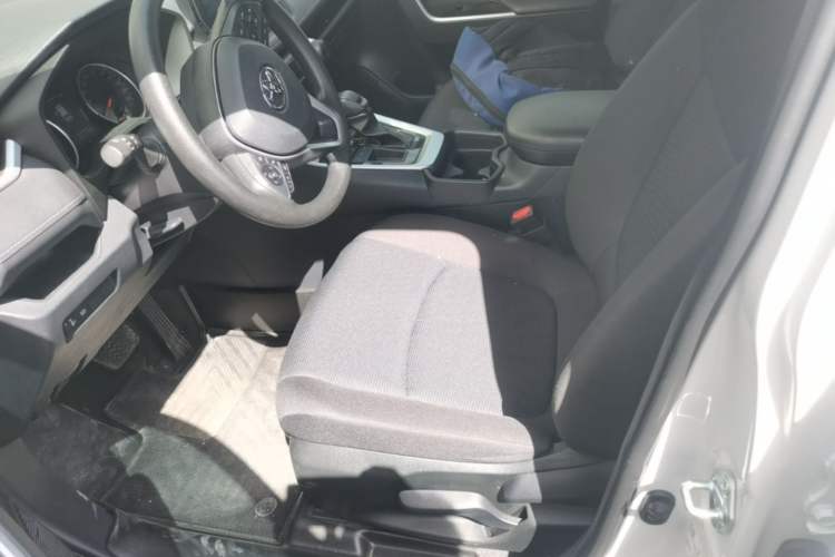 Used Toyota RAV4 2024 2.0L CVT Two-Wheel Drive Urban Edition Left Front Seat
