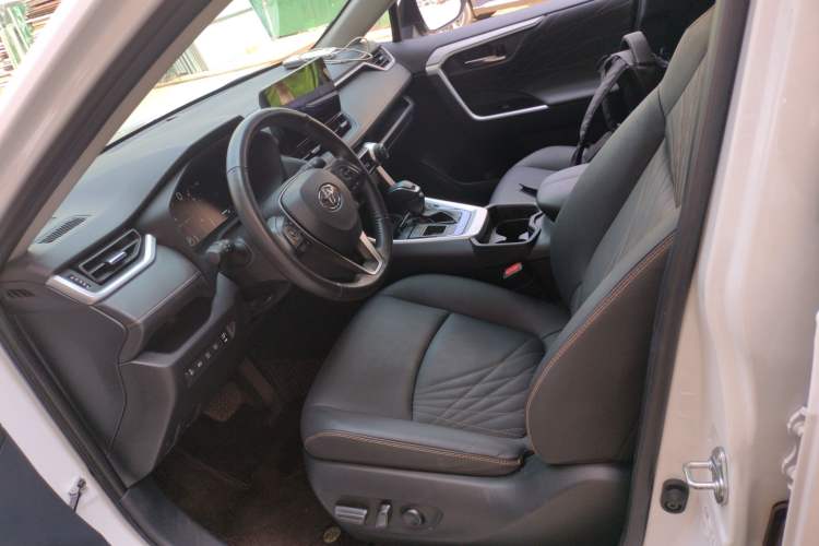 Used Toyota RAV4 2024 Dual-Motor 2.5L E-CVT Two-Wheel Drive Elite Plus Edition Left Front Seat