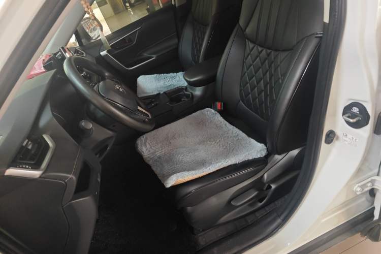 Used Toyota RAV4 2024 2.0L CVT Two-Wheel Drive Urban Edition Left Front Seat