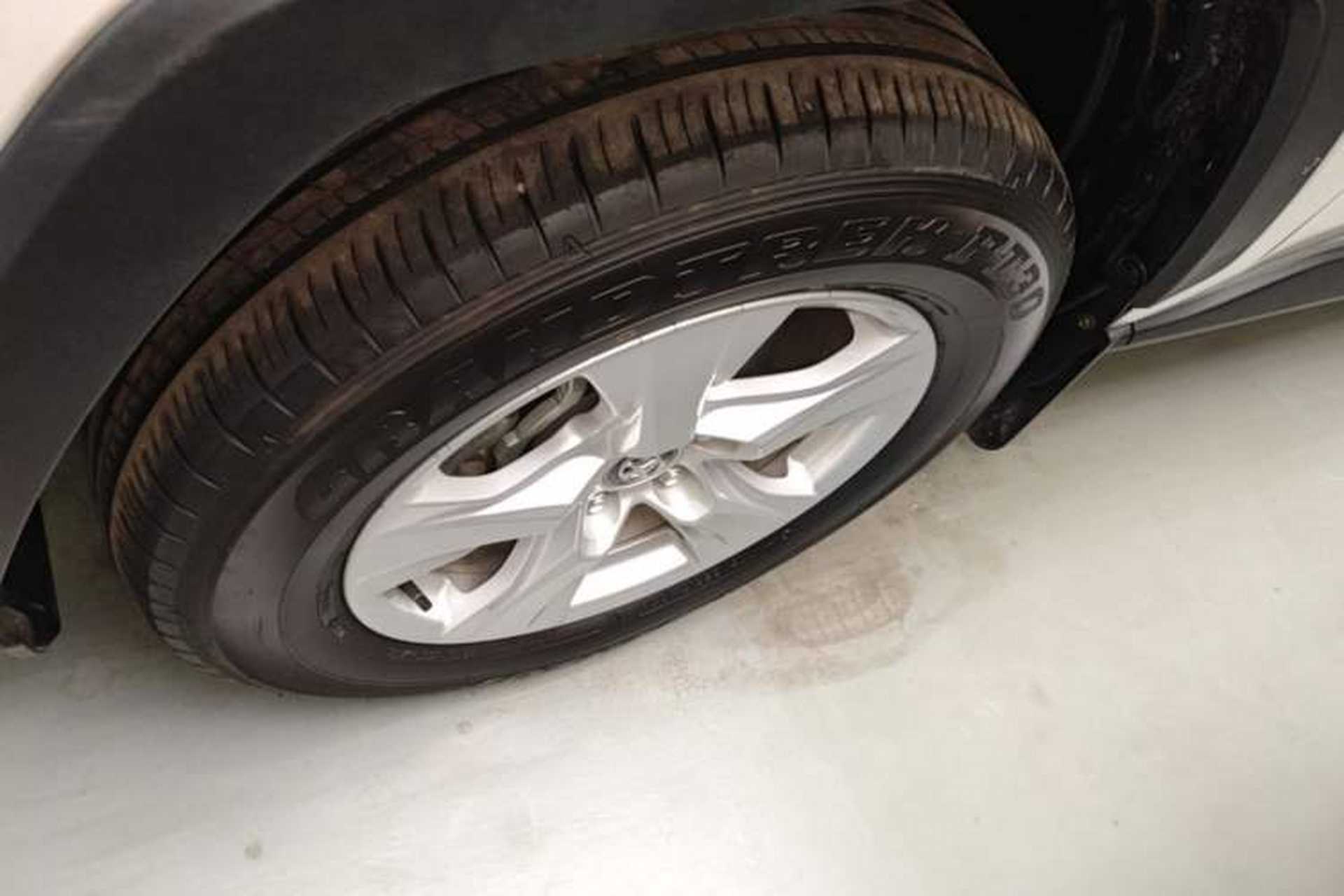 Used Toyota RAV4 2024 2.0L CVT Two-Wheel Drive Urban Edition Left Front Wheel Hub