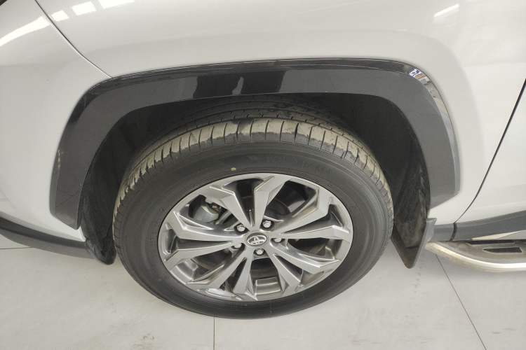 Used Toyota RAV4 2024 2.0L CVT Two-Wheel Drive Fashion Plus Edition Left Front Wheel Hub