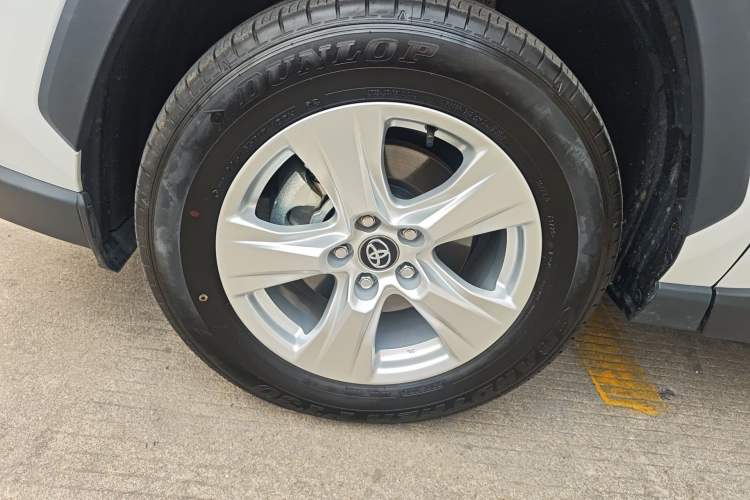 Used Toyota RAV4 2024 2.0L CVT Two-Wheel Drive Urban Edition Left Front Wheel Hub