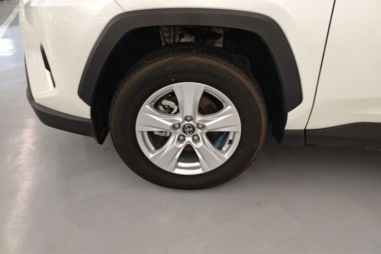 Used Toyota RAV4 2024 2.0L CVT Two-Wheel Drive Urban Edition Left Front Wheel Hub