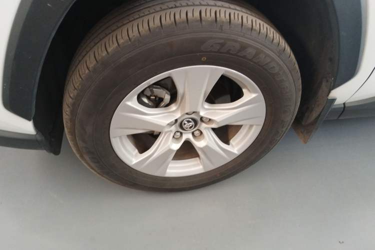 Used Toyota RAV4 2024 2.0L CVT Two-Wheel Drive Urban Edition Left Front Wheel Hub