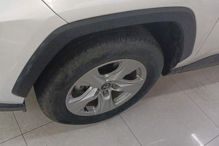 Used Toyota RAV4 2024 2.0L CVT Two-Wheel Drive Urban Edition Left Front Wheel Hub