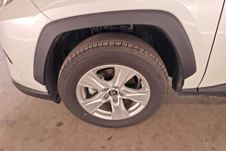 Used Toyota RAV4 2024 2.0L CVT Two-Wheel Drive Urban Edition Left Front Wheel Hub