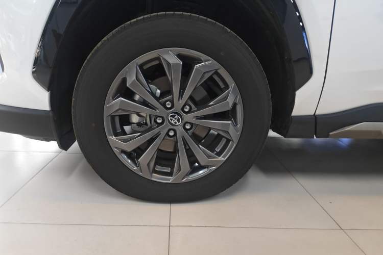 Used Toyota RAV4 2024 2.0L CVT Two-Wheel Drive Fashion Plus Edition Left Front Wheel Hub