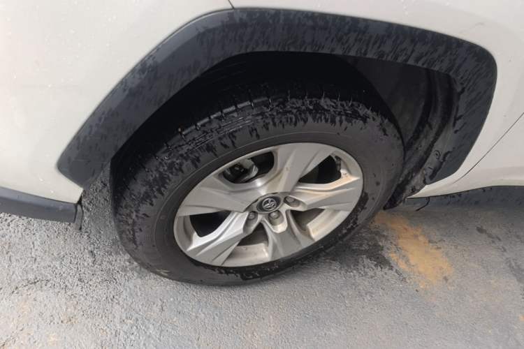 Used Toyota RAV4 2024 2.0L CVT Two-Wheel Drive Urban Edition Left Front Wheel Hub