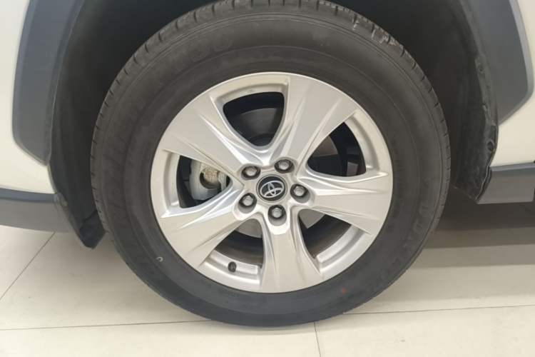 Used Toyota RAV4 2024 2.0L CVT Two-Wheel Drive Urban Edition Left Front Wheel Hub