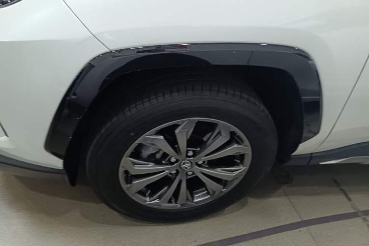 Used Toyota RAV4 2024 2.0L CVT Two-Wheel Drive Fashion Plus Edition Left Front Wheel Hub