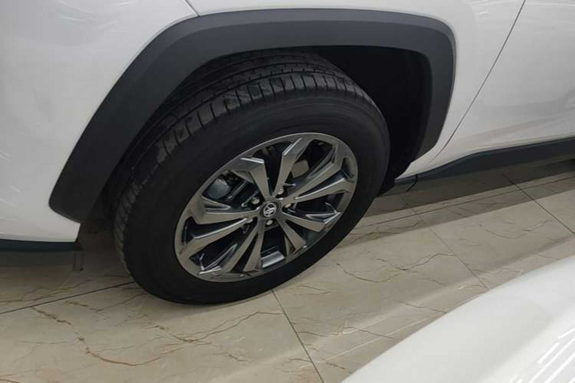Used Toyota RAV4 2024 Dual-Motor 2.5L E-CVT Two-Wheel Drive Elite Plus Edition Left Front Wheel Hub