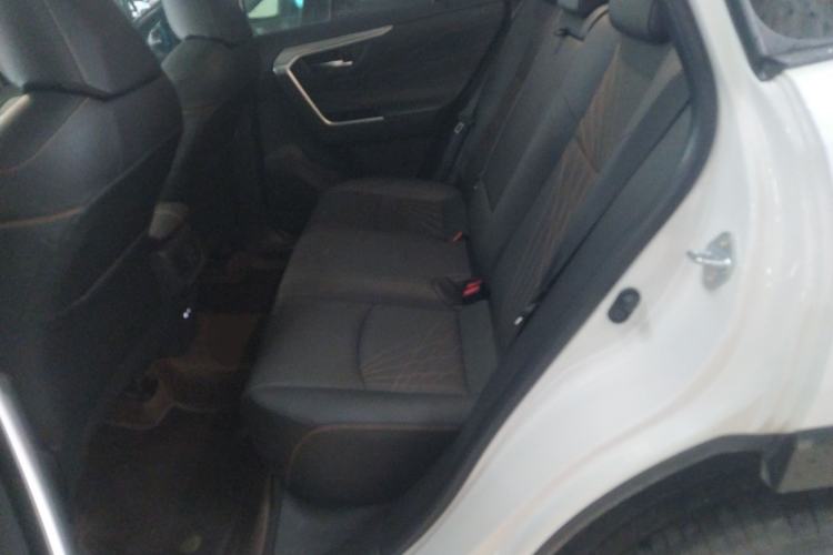 Used Toyota RAV4 2024 2.0L CVT Two-Wheel Drive Fashion Plus Edition Left Rear Seat