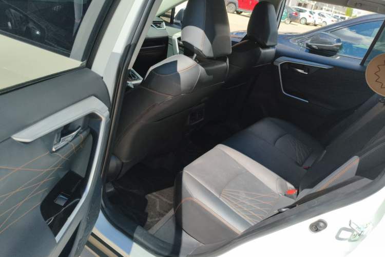 Used Toyota RAV4 2024 2.0L CVT Two-Wheel Drive Fashion Plus Edition Left Rear Seat