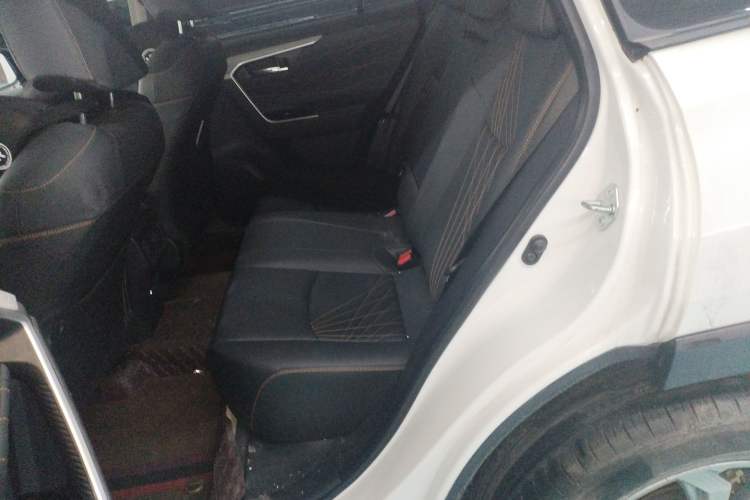 Used Toyota RAV4 2024 2.0L CVT Two-Wheel Drive Fashion Plus Edition Left Rear Seat