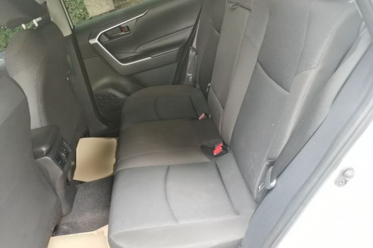 Used Toyota RAV4 2024 2.0L CVT Two-Wheel Drive Urban Edition Left Rear Seat