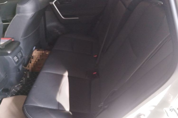 Used Toyota RAV4 2024 2.0L CVT Two-Wheel Drive Urban Edition Left Rear Seat
