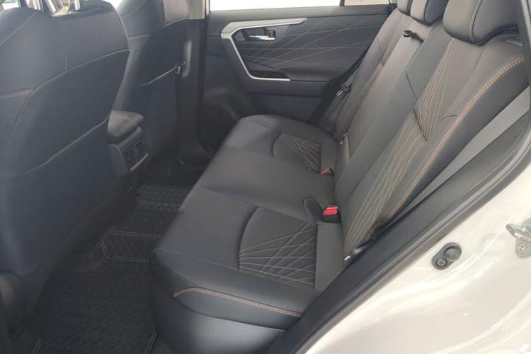 Used Toyota RAV4 2024 Dual-Motor 2.5L E-CVT Two-Wheel Drive Elite Plus Edition Left Rear Seat
