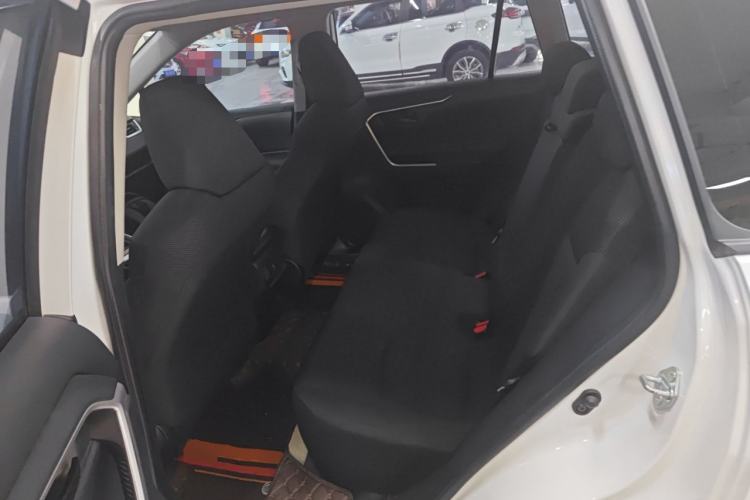 Used Toyota RAV4 2024 2.0L CVT Two-Wheel Drive Urban Edition Left Rear Seat