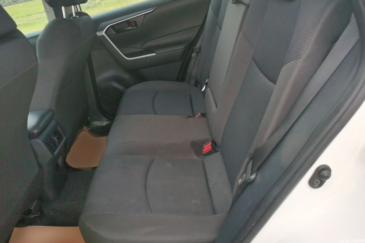 Used Toyota RAV4 2024 2.0L CVT Two-Wheel Drive Urban Edition Left Rear Seat