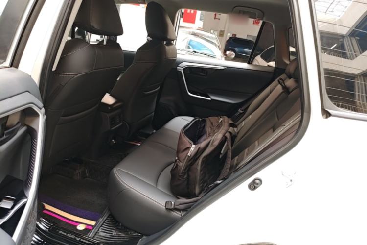 Used Toyota RAV4 2024 2.0L CVT Two-Wheel Drive Urban Edition Left Rear Seat