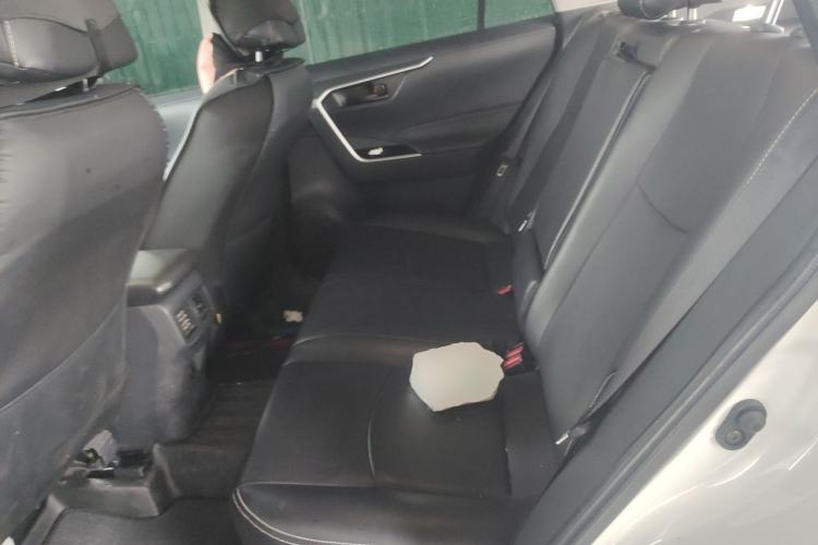 Used Toyota RAV4 2024 2.0L CVT Two-Wheel Drive Urban Edition Left Rear Seat