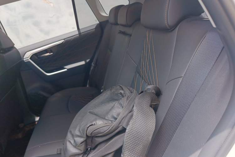 Used Toyota RAV4 2024 2.0L CVT Two-Wheel Drive Fashion Plus Edition Left Rear Seat