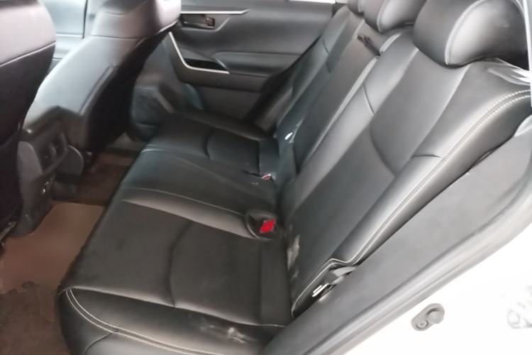 Used Toyota RAV4 2024 2.0L CVT Two-Wheel Drive Urban Edition Left Rear Seat
