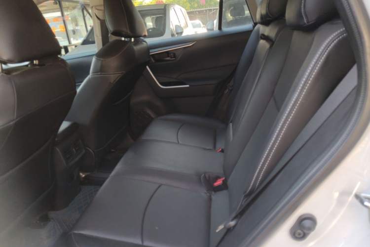 Used Toyota RAV4 2024 2.0L CVT Two-Wheel Drive Urban Edition Left Rear Seat