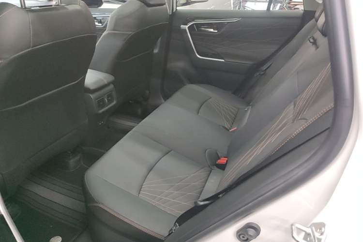 Used Toyota RAV4 2024 Dual-Motor 2.5L E-CVT Two-Wheel Drive Elite Plus Edition Left Rear Seat