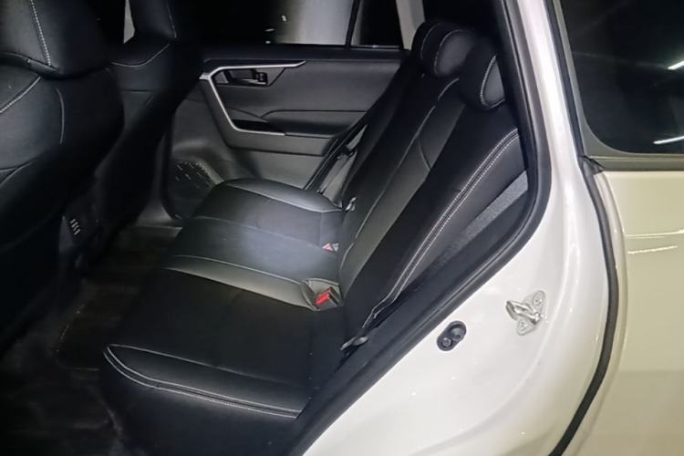 Used Toyota RAV4 2024 2.0L CVT Two-Wheel Drive Urban Edition Left Rear Seat