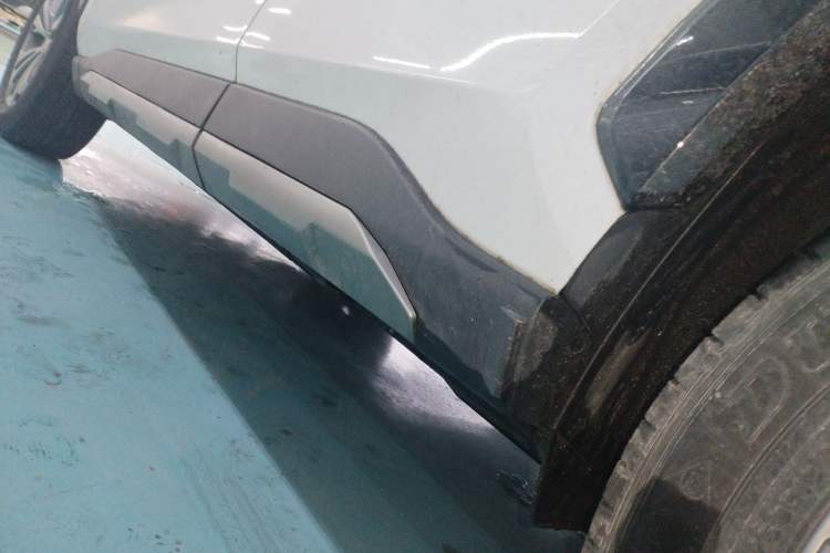 Used Toyota RAV4 2024 2.0L CVT Two-Wheel Drive Fashion Plus Edition Left Side Sill