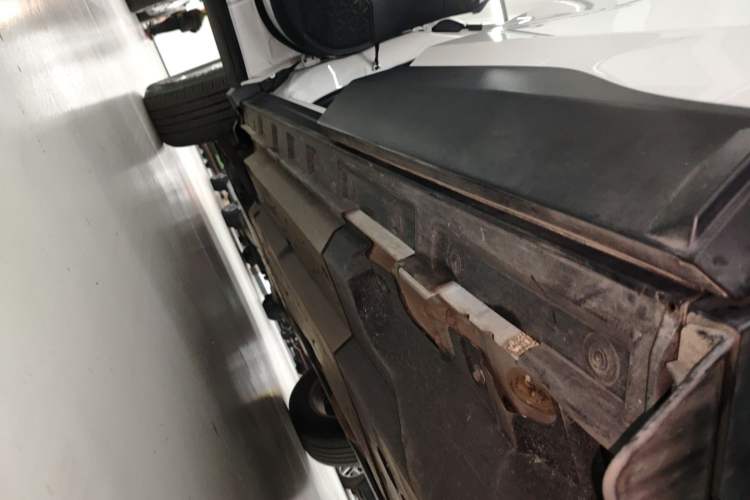 Used Toyota RAV4 2024 2.0L CVT Two-Wheel Drive Urban Edition Left Side Sill