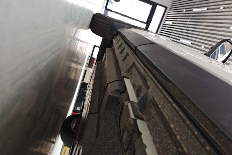 Used Toyota RAV4 2024 2.0L CVT Two-Wheel Drive Urban Edition Left Side Sill