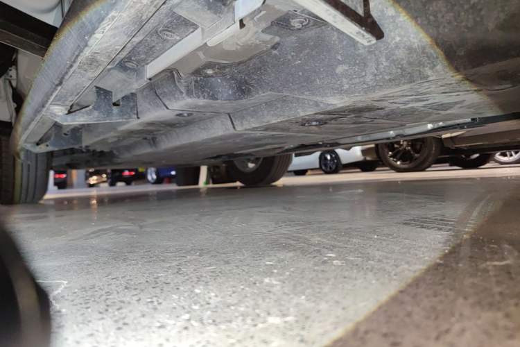 Used Toyota RAV4 2024 2.0L CVT Two-Wheel Drive Urban Edition Left Side Sill