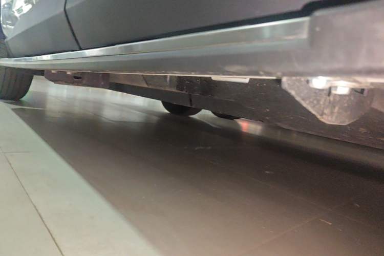 Used Toyota RAV4 2024 2.0L CVT Two-Wheel Drive Urban Edition Left Side Sill