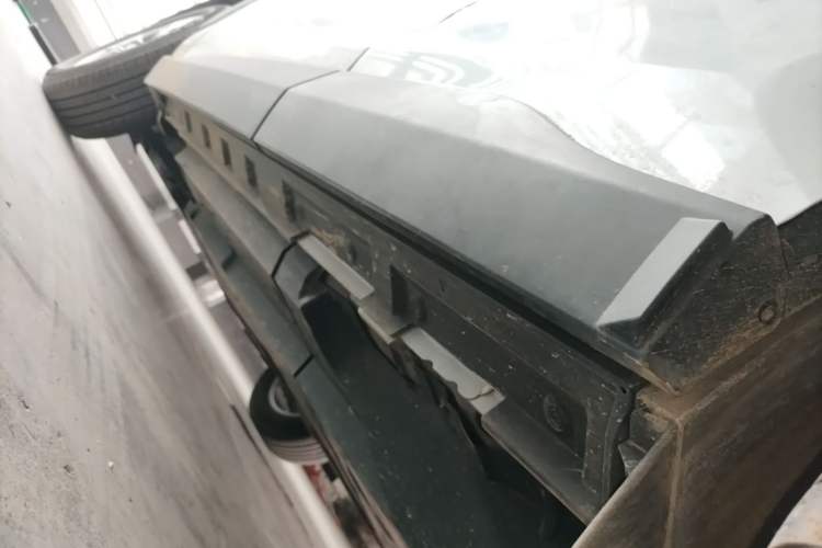 Used Toyota RAV4 2024 2.0L CVT Two-Wheel Drive Urban Edition Left Side Sill