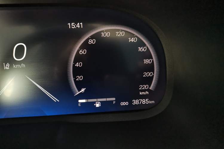 Used Toyota RAV4 2024 2.0L CVT Two-Wheel Drive Fashion Plus Edition Odometer Close Up