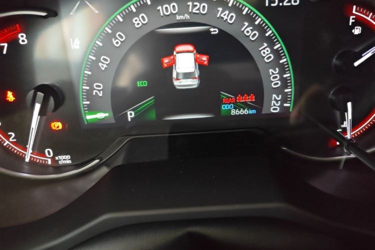 Used Toyota RAV4 2024 2.0L CVT Two-Wheel Drive Fashion Edition Odometer Close Up