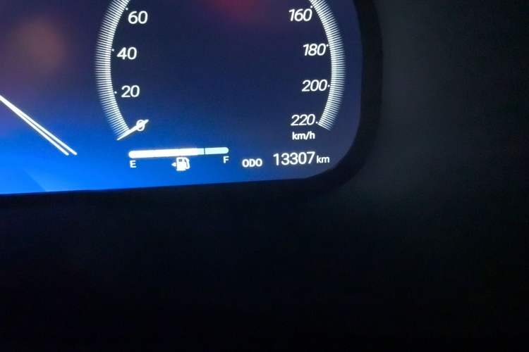 Used Toyota RAV4 2024 2.0L CVT Two-Wheel Drive Fashion Plus Edition Odometer Close Up