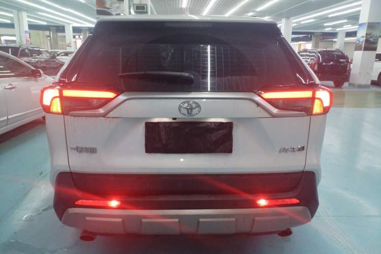 Used Toyota RAV4 2024 2.0L CVT Two-Wheel Drive Fashion Plus Edition Rear