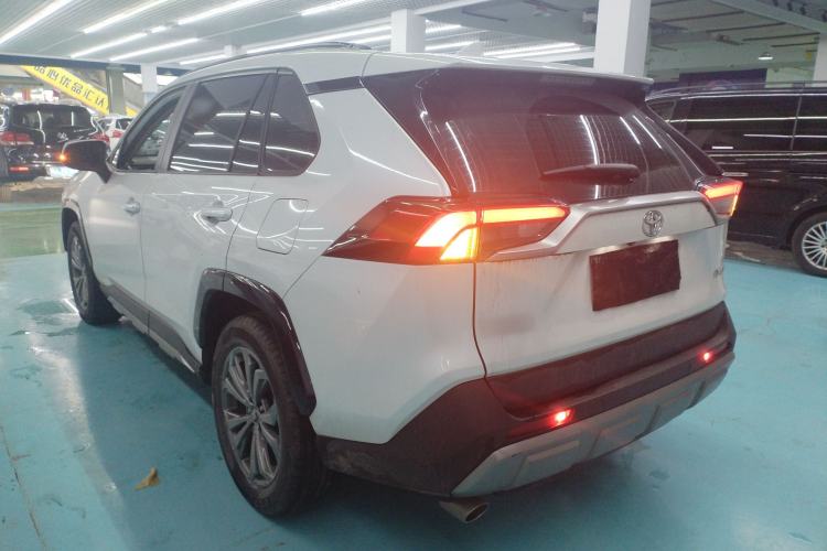 Used Toyota RAV4 2024 2.0L CVT Two-Wheel Drive Fashion Plus Edition Rear Left 45 Deg
