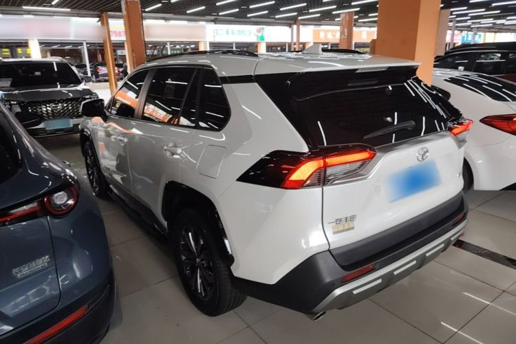 Used Toyota RAV4 2024 2.0L CVT Two-Wheel Drive Fashion Plus Edition Rear Left 45 Deg