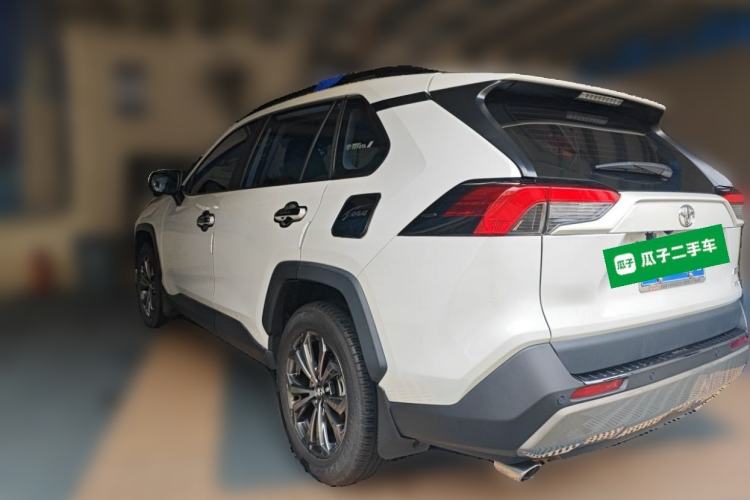 Used Toyota RAV4 2024 2.0L CVT Two-Wheel Drive Fashion Edition Rear Left 45 Deg