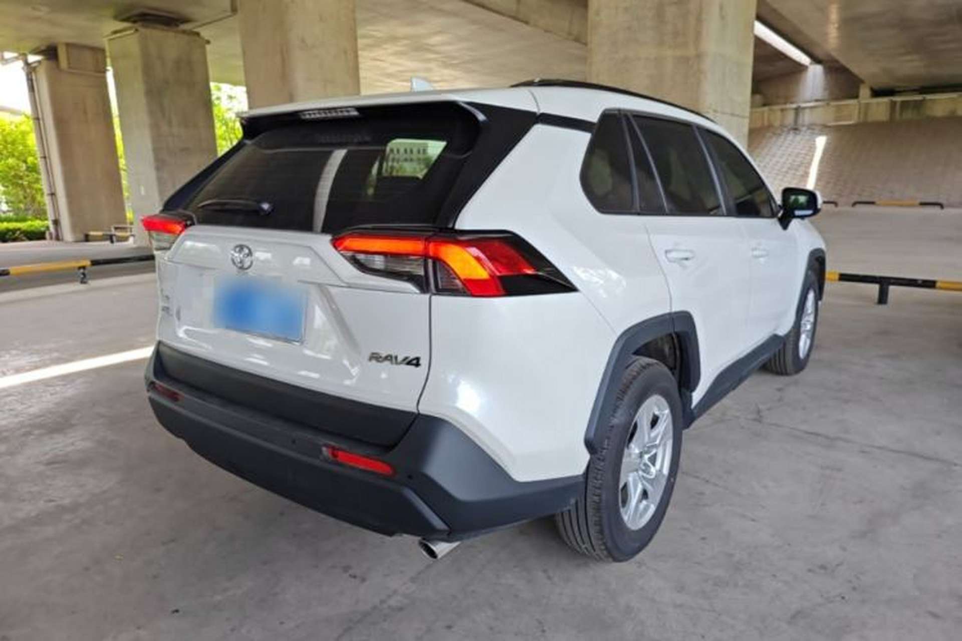 Used Toyota RAV4 2024 2.0L CVT Two-Wheel Drive Urban Edition Rear Right 45 Deg
