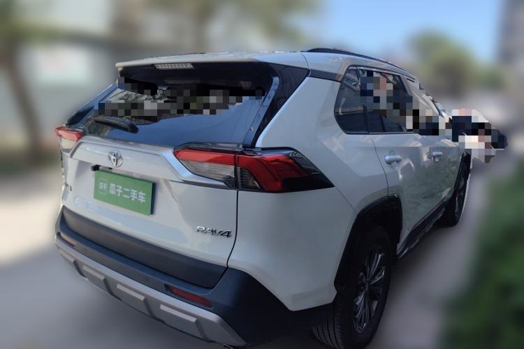 Used Toyota RAV4 2024 2.0L CVT Two-Wheel Drive Fashion Plus Edition Rear Right 45 Deg