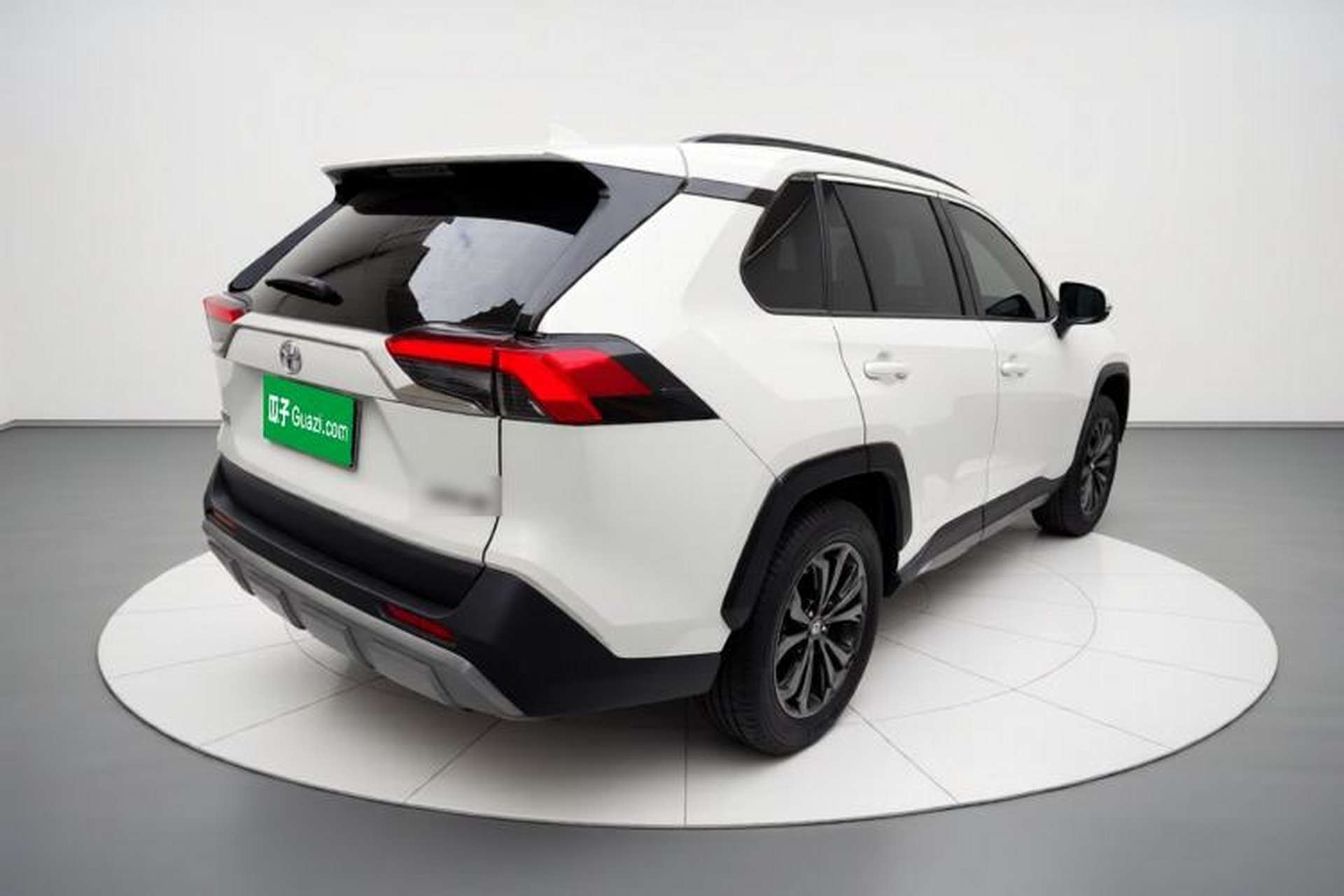 Used Toyota RAV4 2024 2.0L CVT Two-Wheel Drive Fashion Plus Edition Rear Right 45 Deg