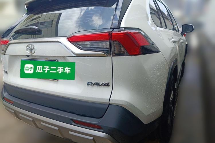 Used Toyota RAV4 2024 2.0L CVT Two-Wheel Drive Fashion Plus Edition Rear Right 45 Deg
