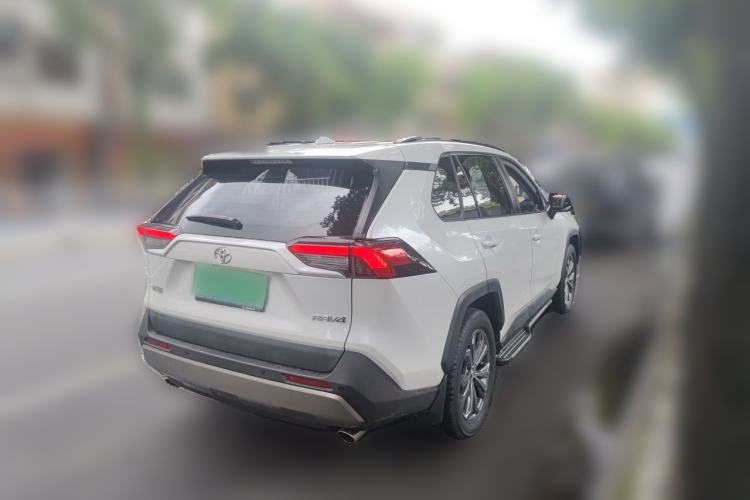 Used Toyota RAV4 2024 2.0L CVT Two-Wheel Drive Fashion Edition Rear Right 45 Deg
